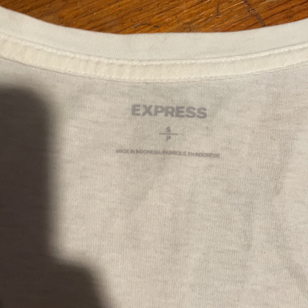 T-shirt - Picture 2 of 3